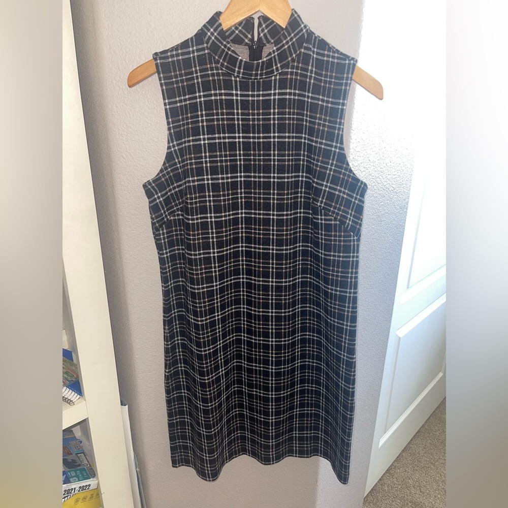 Ann Taylor Black and White Sheath Dress Sleeveless Mock Neck